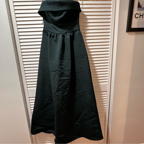 Amsale ‘Rene’ Strapless Gown in Hunter Green - Picture 1 of 3